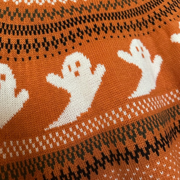 Adorable Ghost Sweater 🎃 👻 - Picture 5 of 8
